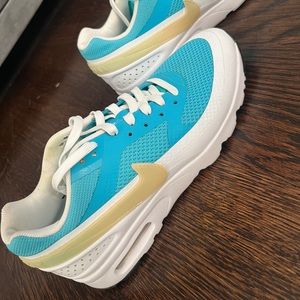 Lightly Used- Nike Women’s Air Max BW Ultra- Gamma Blue and White